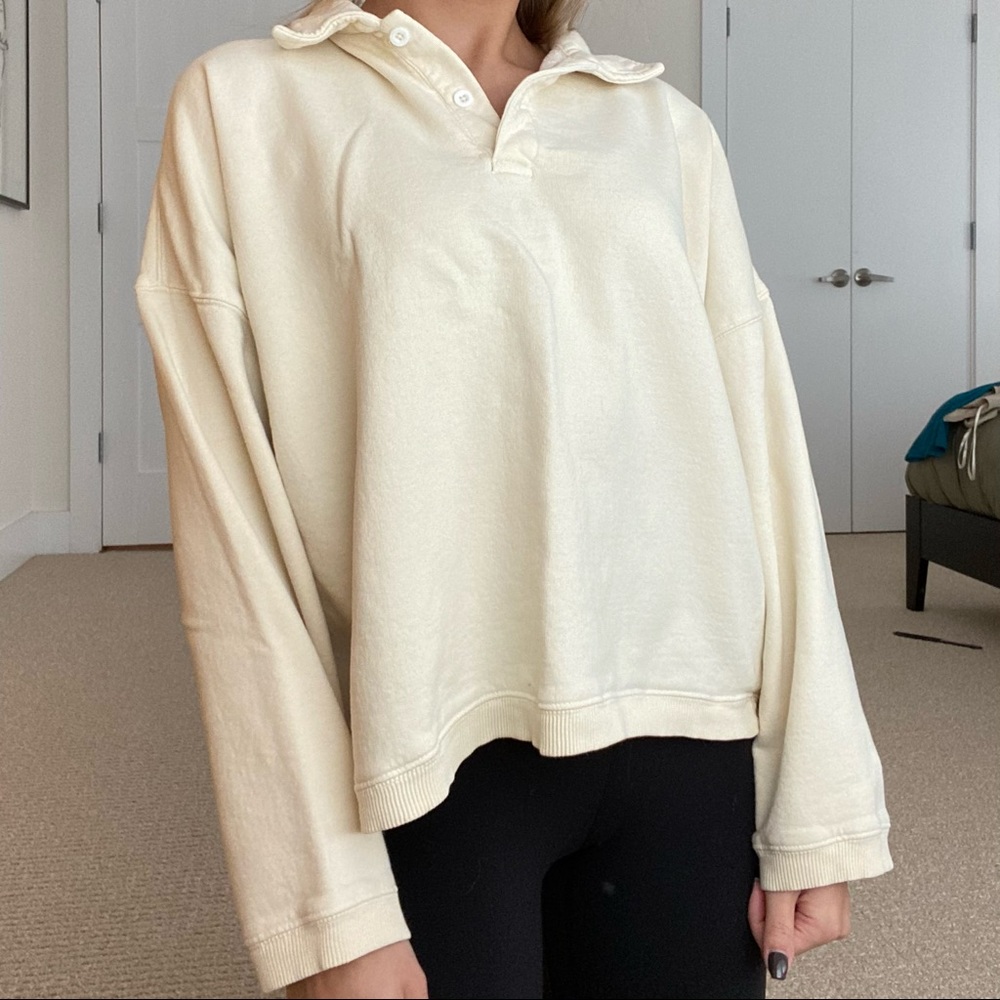 SOLD: brandy melville archer sweatshirt